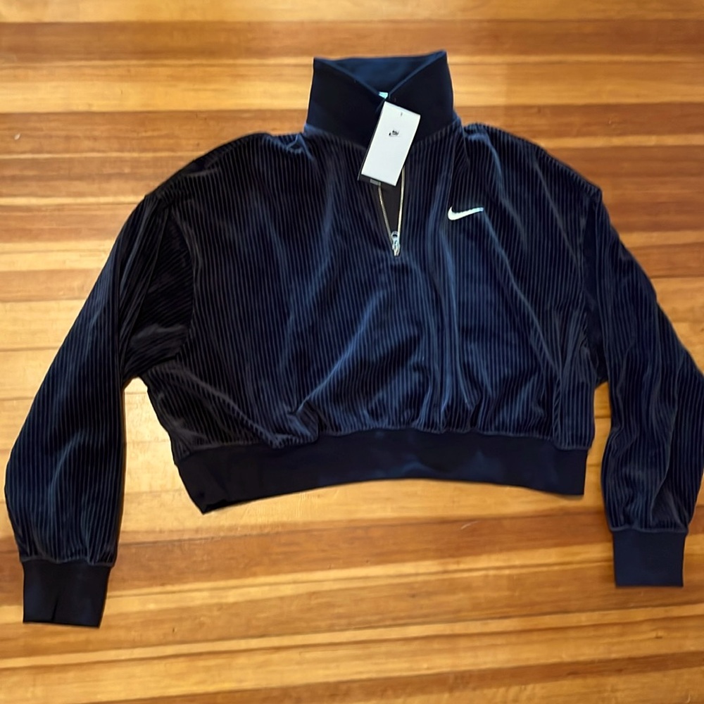 Nike cropped velour sweatshirt